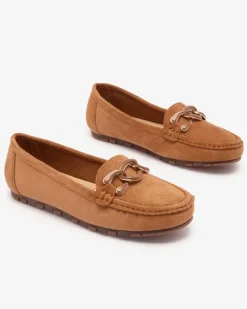 Royalfashion Damskie mokasyny w kolorze camel z łańcuszkiem Lertika