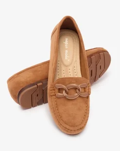 Royalfashion Damskie mokasyny w kolorze camel z łańcuszkiem Lertika