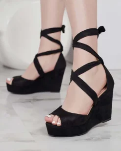 Royalfashion Damskie sandały na koturnie Villa