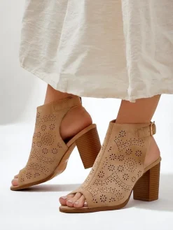 Royalfashion Damskie sandały na słupku ażurowe Abetle