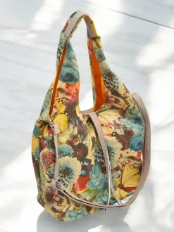 Royalfashion Duża torba materiałowa w kwiaty z kosmetyczką i zapięciem na magnes