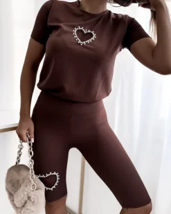 Royalfashion Dwuczęściowy damski komplet sportowy z cyrkoniami w kolorze brązowym