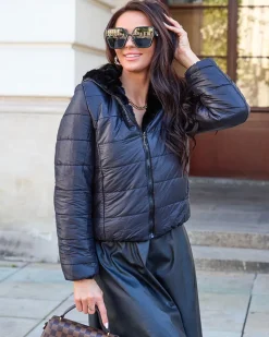 Royalfashion Dwustronna kurtka damska z futerkiem w kolorze czarnym