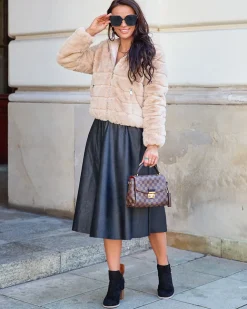 Royalfashion Dwustronna kurtka damska z futerkiem w kolorze beżowym