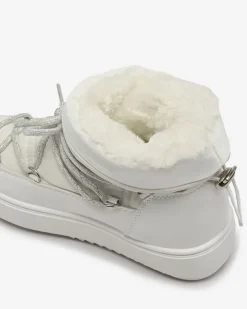 Royalfashion Dziecięce wsuwane buty a'la śniegowce w kolorze białym Asifa