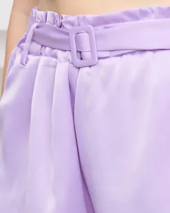 Royalfashion Fioletowe damskie satynowe krótkie spodenki