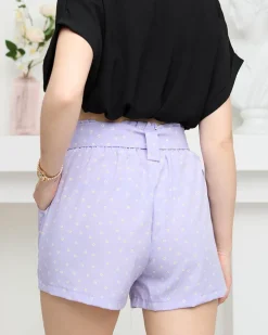 Royalfashion Fioletowe wzorzyste damskie materiałowe krótkie spodenki w kwiaty