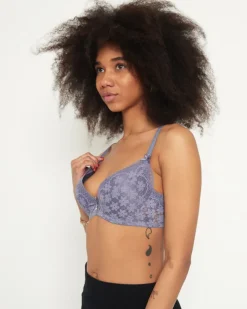 Royalfashion Fioletowy biustonosz damski z koronką