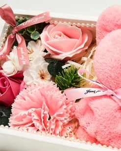 Royalfashion Flowerbox Kwiaty w pudełku z misiem