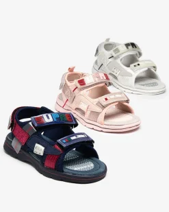 Royalfashion Granatowe dziecięce sandałki z naszywkami Netiks