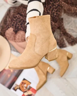 Royalfashion Jasnobrązowe botki damskie na niskim słupku Rejerra