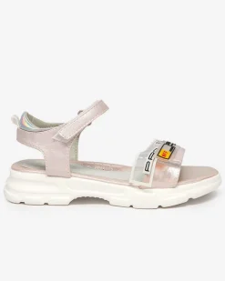 Royalfashion Jasnoróżowe błyszczące sandałki dziewczęce Lorij