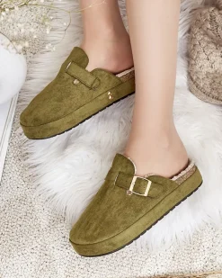 Royalfashion Kapcie damskie z kożuszkiem i klamrą Kajis