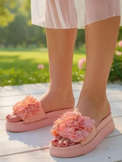 Royalfashion Klapki damskie z kwiatuszkami Frezja