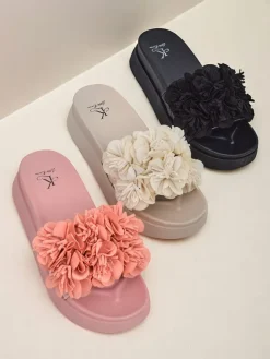 Royalfashion Klapki damskie z kwiatuszkami Frezja