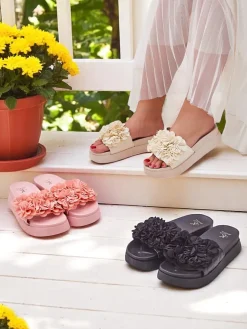 Royalfashion Klapki damskie z kwiatuszkami Frezja