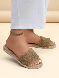 Royalfashion Klapki damskie z kożuszkiem Cozy Step