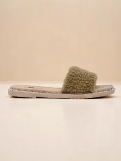 Royalfashion Klapki damskie z kożuszkiem Cozy Step