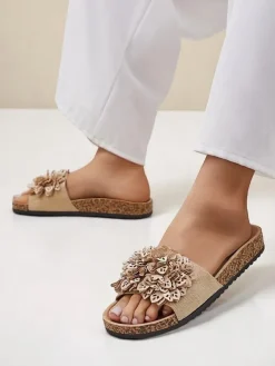 Royalfashion Klapki damskie z kwiatuszkami Occes