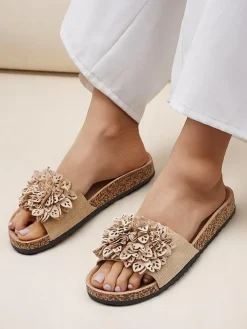 Royalfashion Klapki damskie z kwiatuszkami Occes