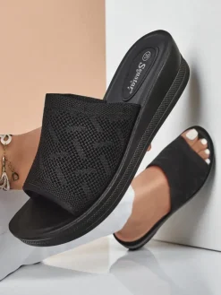 Royalfashion Klapki damskie na niskim koturnie Elara