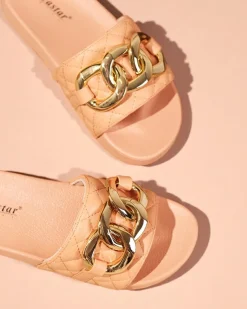 Royalfashion Koralowe damskie pikowane klapki ze złotym łańcuszkiem Eteris