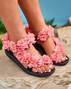 Royalfashion Koralowe sandały damskie z kwiatuszkami Alferroy