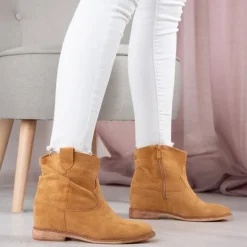 Royalfashion Kowbojki na koturnie w kolorze camel Brunoki