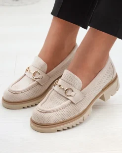 Royalfashion Kremowe ażurowe damskie mokasyny z łańcuszkiem Imerila