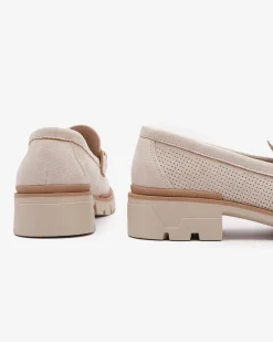 Royalfashion Kremowe ażurowe damskie mokasyny z łańcuszkiem Imerila