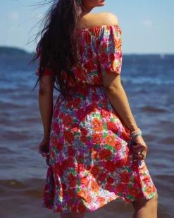 Royalfashion Kwiecista damska sukienka mini a'la hiszpanka w kolorze czerwonym