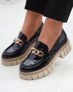 Royalfashion Lakierowane mokasyny damskie w kolorze czarnym Aquan