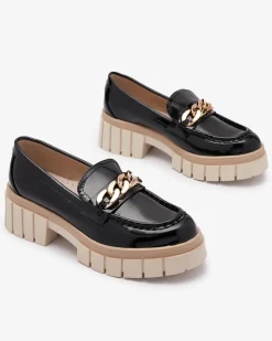 Royalfashion Lakierowane mokasyny damskie w kolorze czarnym Aquan