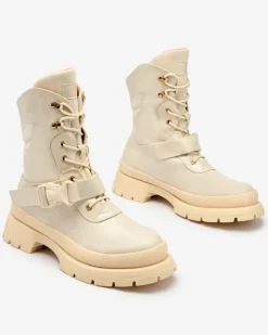 Royalfashion Lakierowane botki damskie w kolorze beżowym Setogy