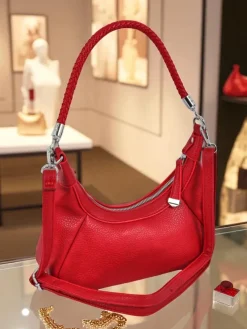 Royalfashion Mała damska torebka z eko skóry z ozdobnym paseczkiem Lacquea