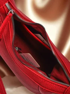 Royalfashion Mała damska torebka z eko skóry z ozdobnym paseczkiem Lacquea