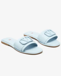 Royalfashion Niebieskie damskie klapki z eko skóry Cartec