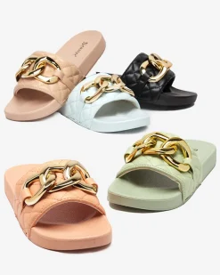 Royalfashion Niebieskie damskie pikowane klapki ze złotym łańcuszkiem Eteris