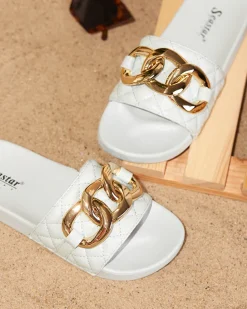 Royalfashion Niebieskie damskie pikowane klapki ze złotym łańcuszkiem Eteris