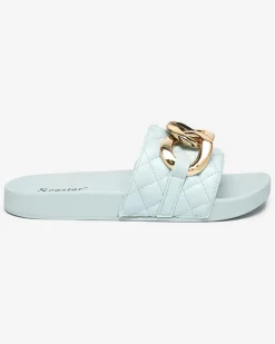 Royalfashion Niebieskie damskie pikowane klapki ze złotym łańcuszkiem Eteris