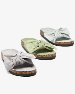 Royalfashion Niebieskie damskie eko-zamszowe klapki z kokardką Ewerka