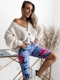 Royalfashion Niebiesko- różowe spodenki damskie 3/4 z printem