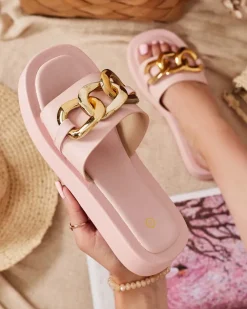 Royalfashion Różowe damskie klapki ze złotym łańcuszkiem Reteris