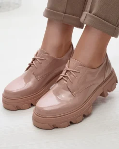 Royalfashion Różowe lakierowane półbuty damskie Delgor