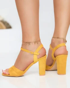 Royalfashion Sandały damskie na słupku w kolorze musztardowym Garroti