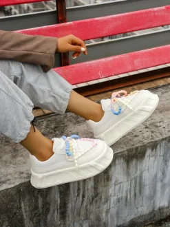 Royalfashion Sportowe sneakersy damskie na platformie z ozdobnymi sznurówkami Funies