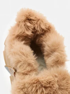 Royalfashion Sportowe sneakersy damskie z futerkiem Nonuas