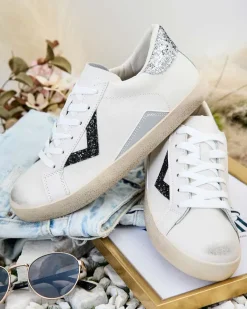 Royalfashion Sportowe sneakersy damskie z ozdobami Ginn