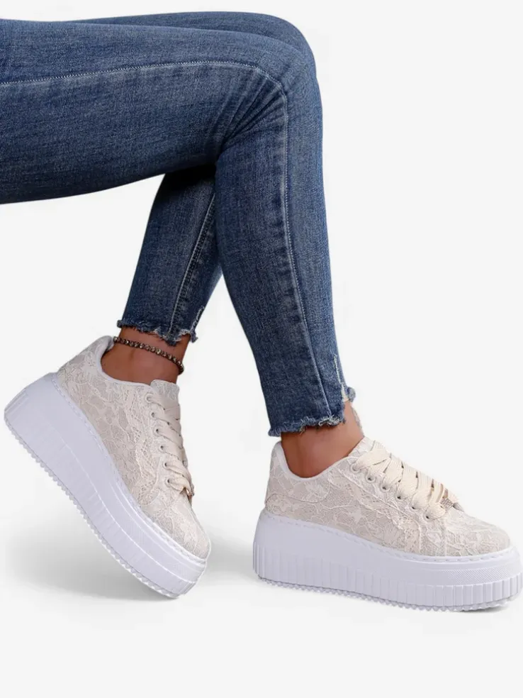 Royalfashion Sportowe sneakersy damskie z koronką Coronna