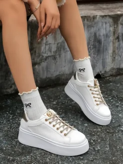 Royalfashion Sportowe sneakersy damskie z ozdobnymi sznurówkami Eone